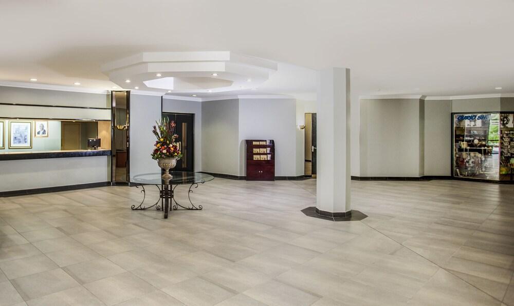 Avani Maseru Hotel Extérieur photo